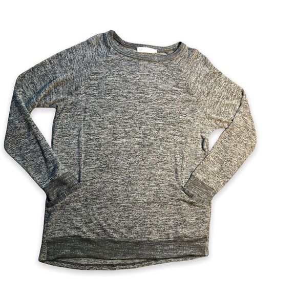 Soft and Comfortable Gray Long Sleeve Top - Picture 1 of 5